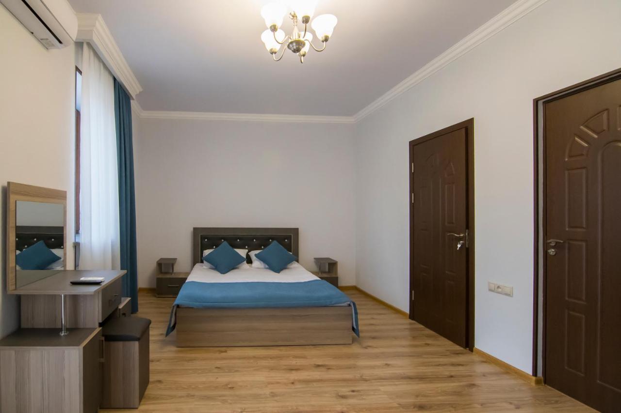 Afa Hotel & Guest House Єреван Екстер'єр фото