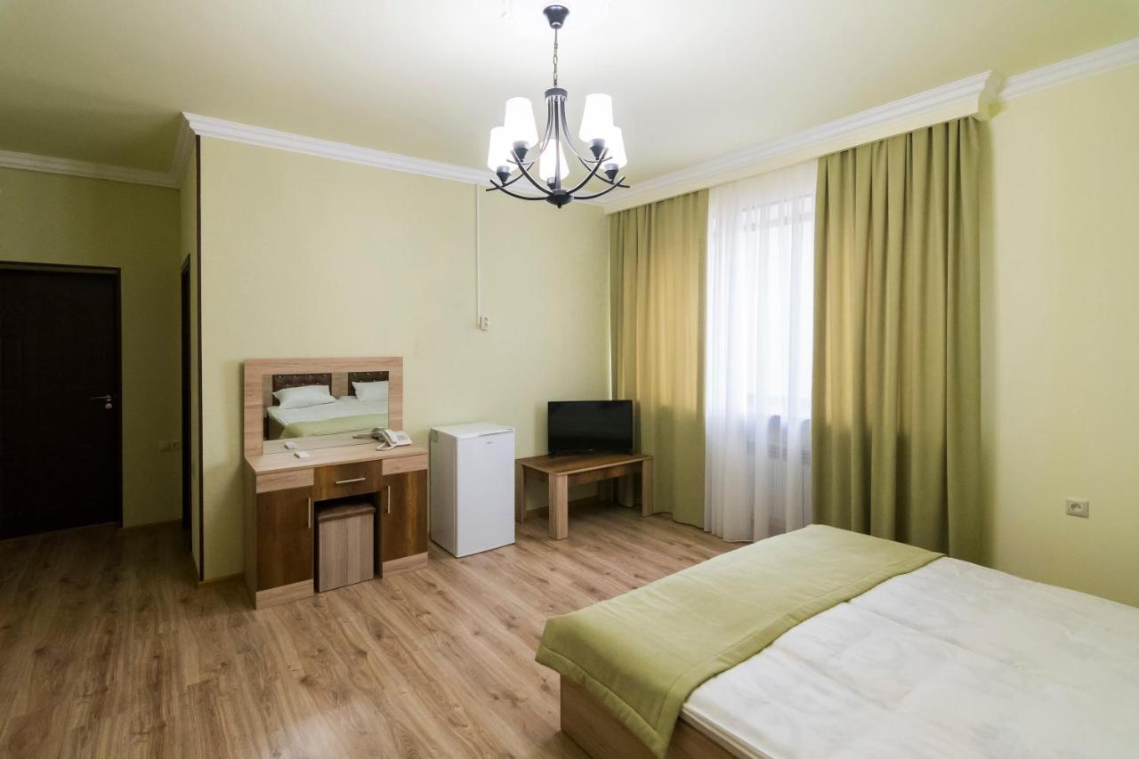 Afa Hotel & Guest House Єреван Екстер'єр фото