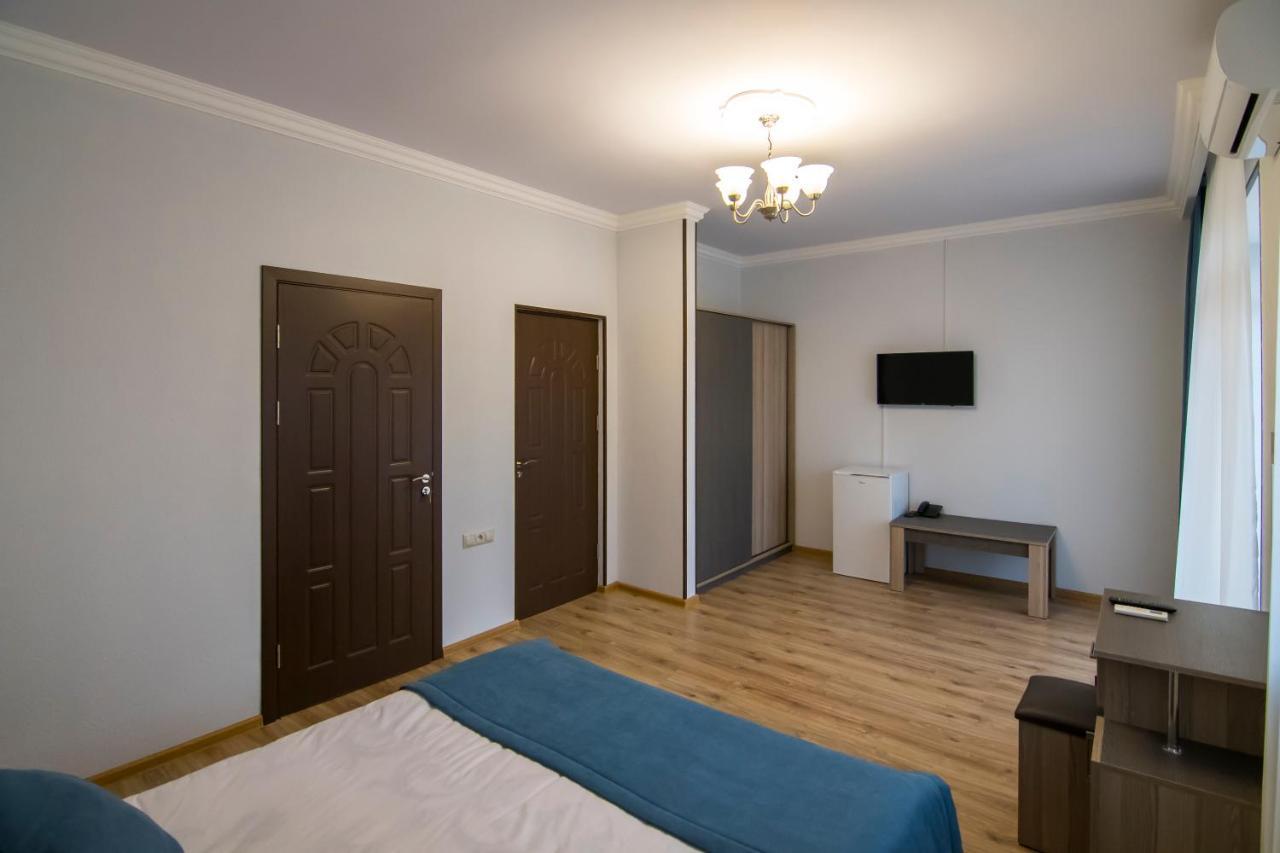 Afa Hotel & Guest House Єреван Екстер'єр фото
