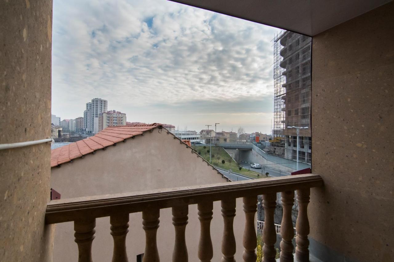 Afa Hotel & Guest House Єреван Екстер'єр фото