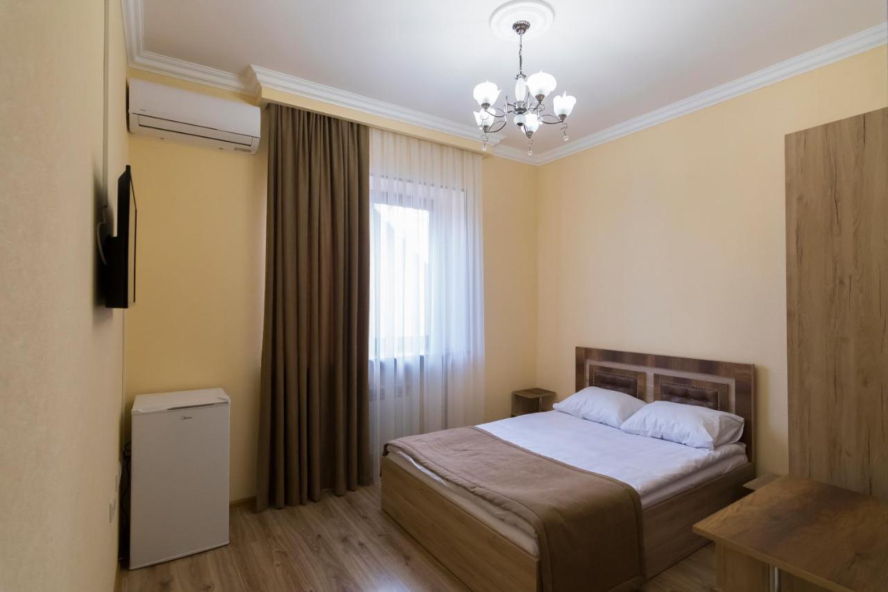 Afa Hotel & Guest House Єреван Екстер'єр фото