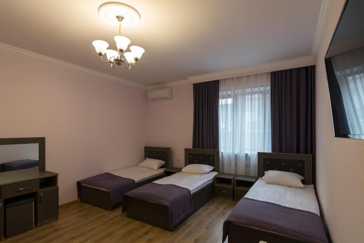 Afa Hotel & Guest House Єреван Екстер'єр фото