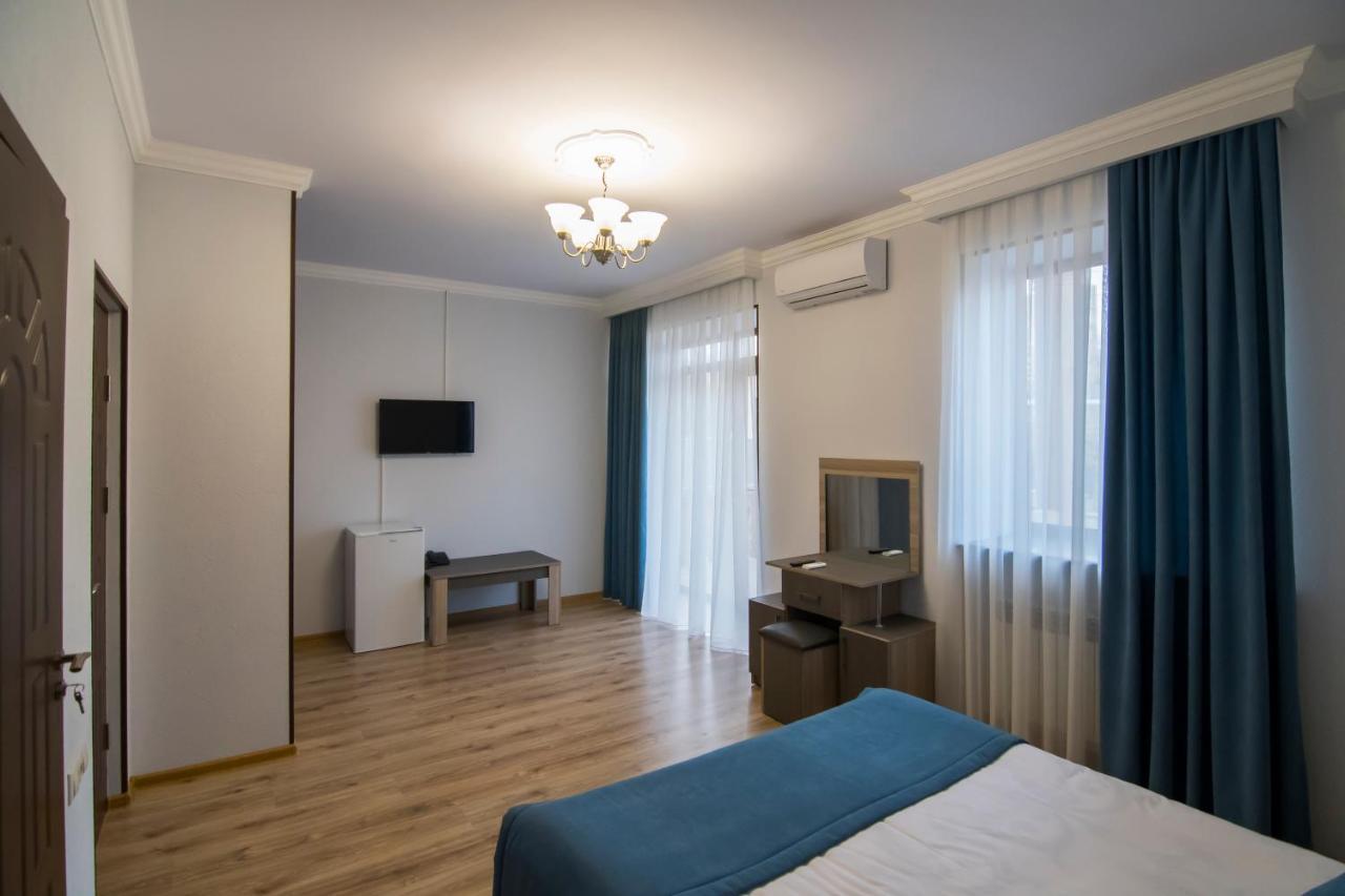 Afa Hotel & Guest House Єреван Екстер'єр фото