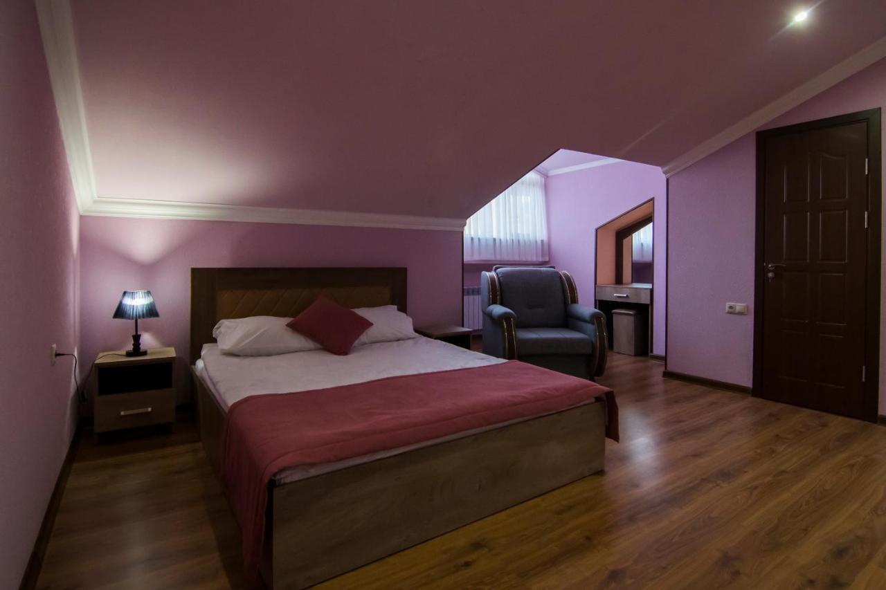 Afa Hotel & Guest House Єреван Екстер'єр фото