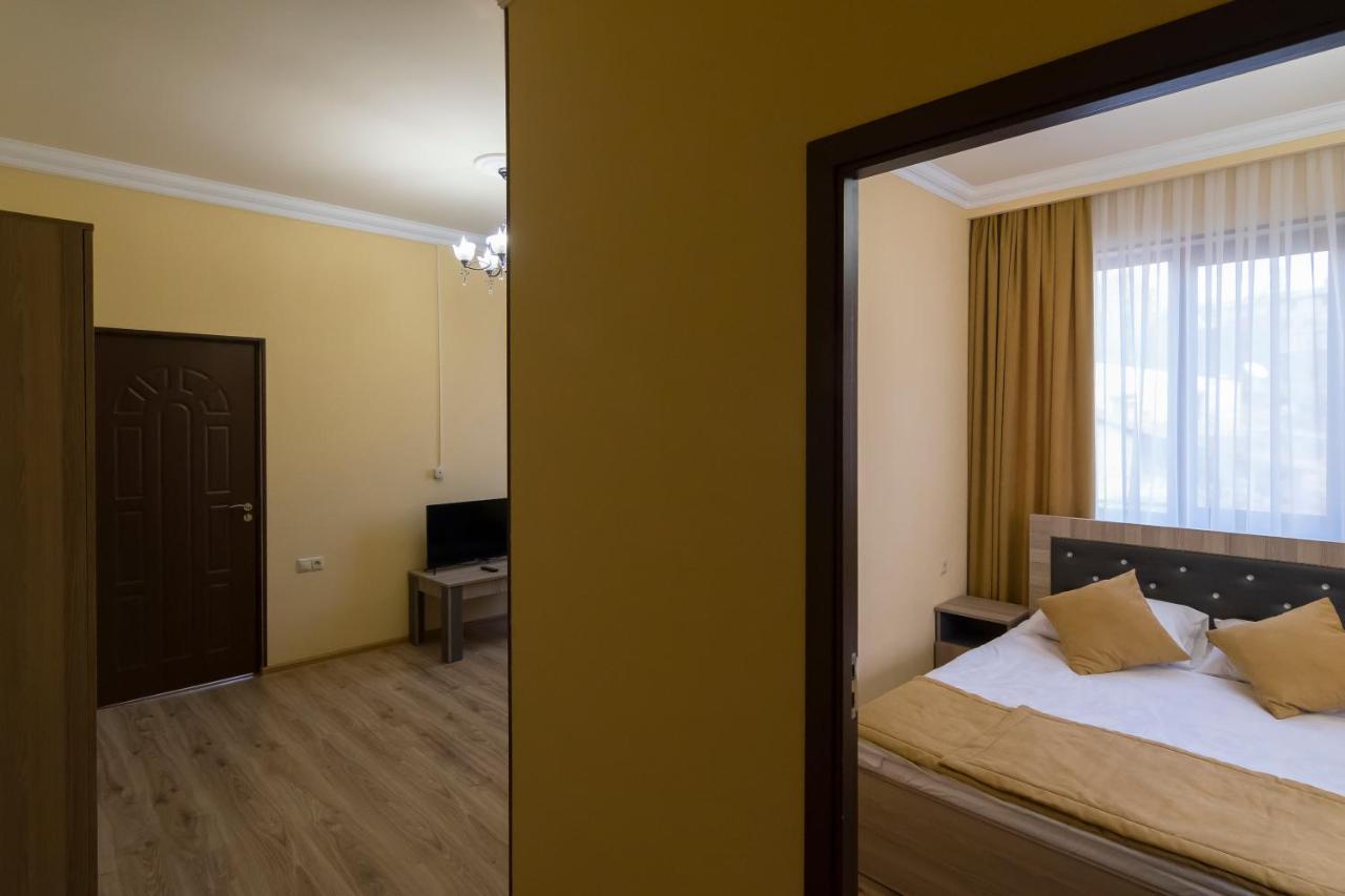 Afa Hotel & Guest House Єреван Екстер'єр фото