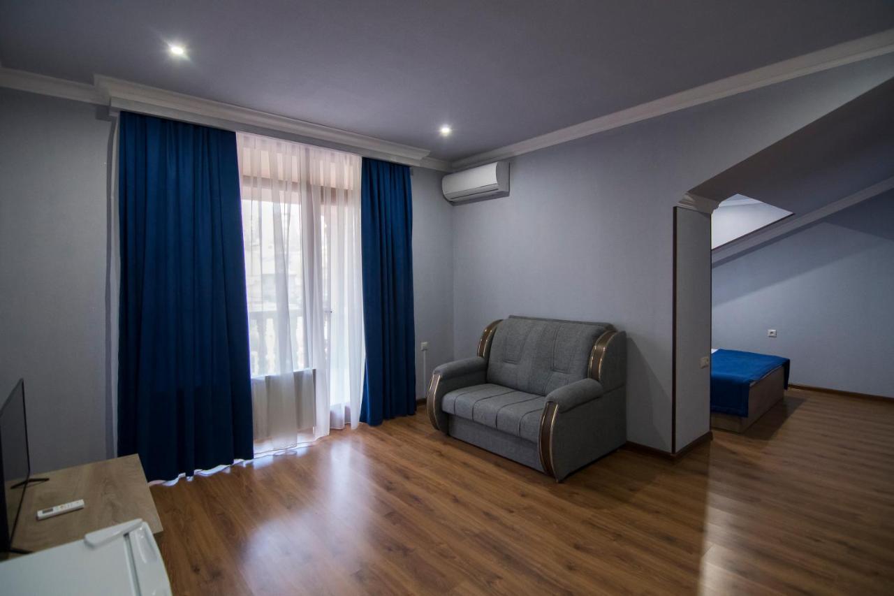 Afa Hotel & Guest House Єреван Екстер'єр фото