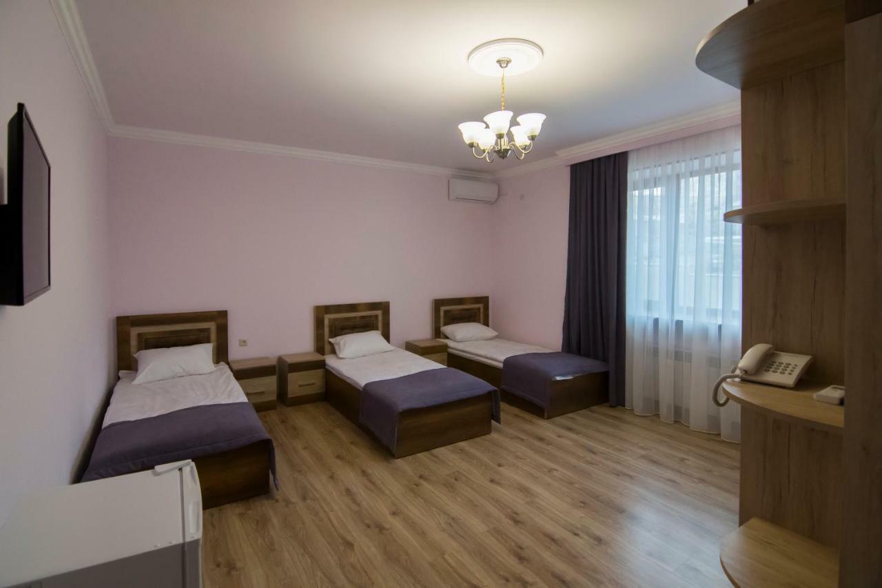 Afa Hotel & Guest House Єреван Екстер'єр фото